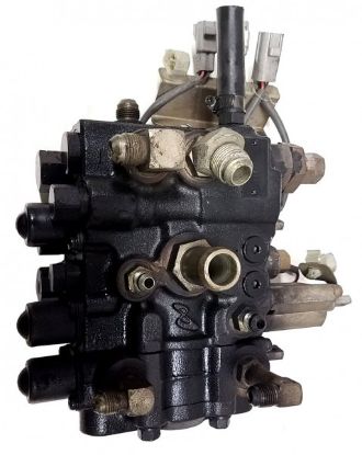 Picture of HYDRAULIC VALVE - 3 SPOOL